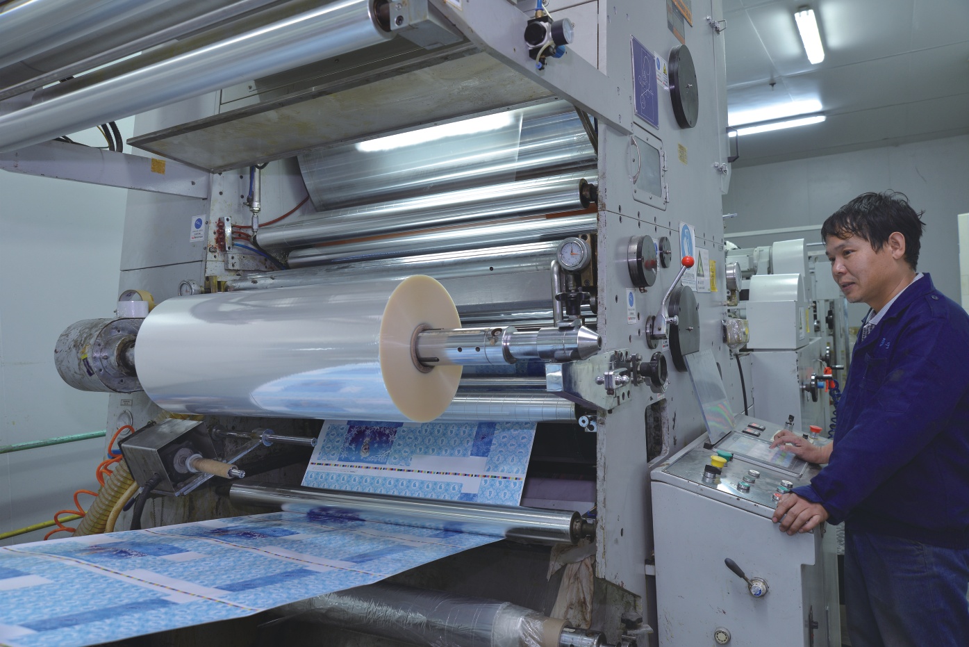 Automatic high-speed water laminators